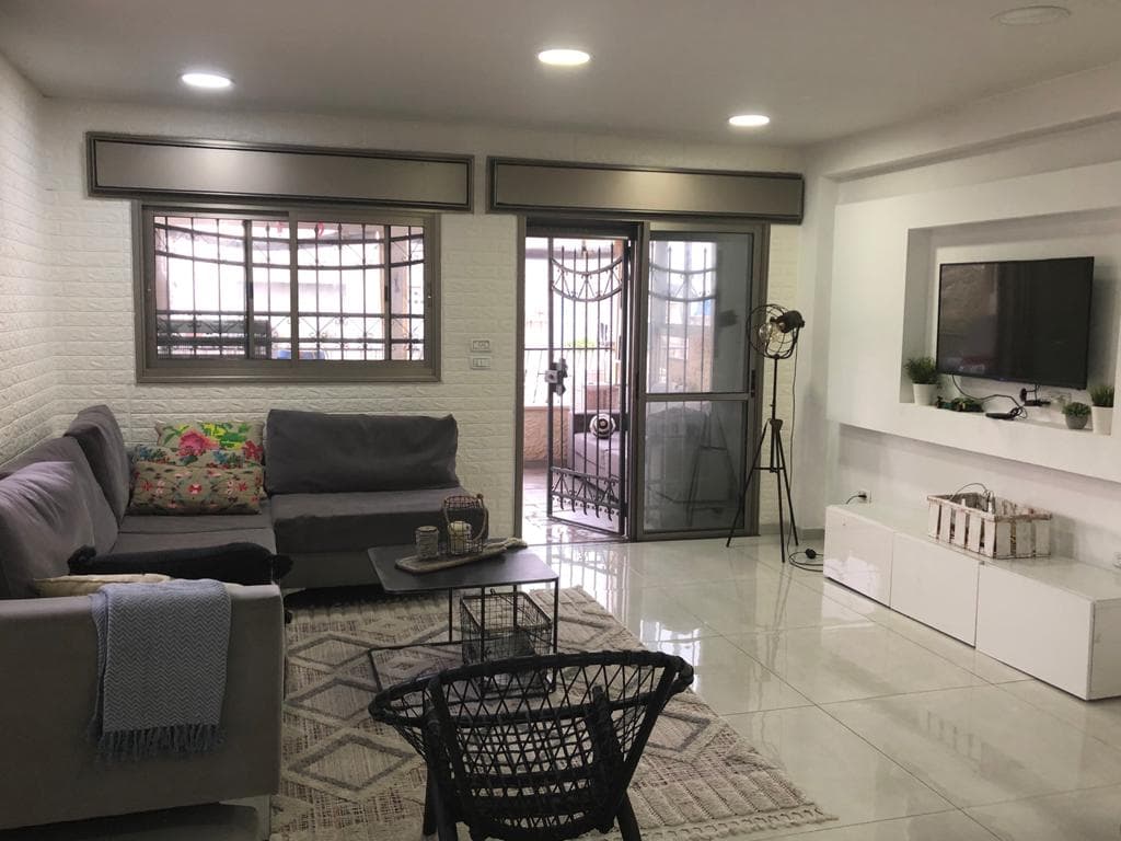 דירה עם יחידת דיור למכירה בירושלים