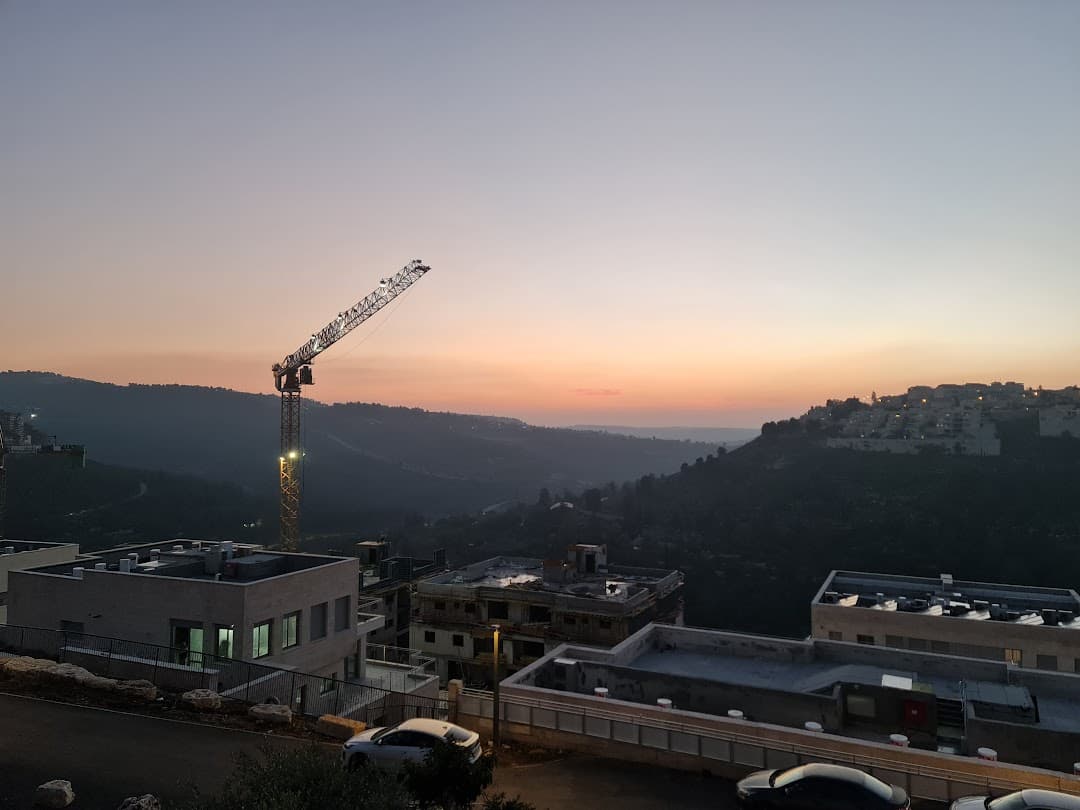 קריית המדע בהר חוצבים בירושלים קומות שלמות להשכרה בבניין חדיש ביותר